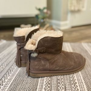 Kookaburra by UGG Jaelyn Taupe Suede Sheepskin Fauxfur Lining Tassel Short Boot